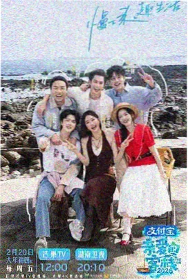 写给桃子的信动画剧照，少女在夏日海边翻看旧信